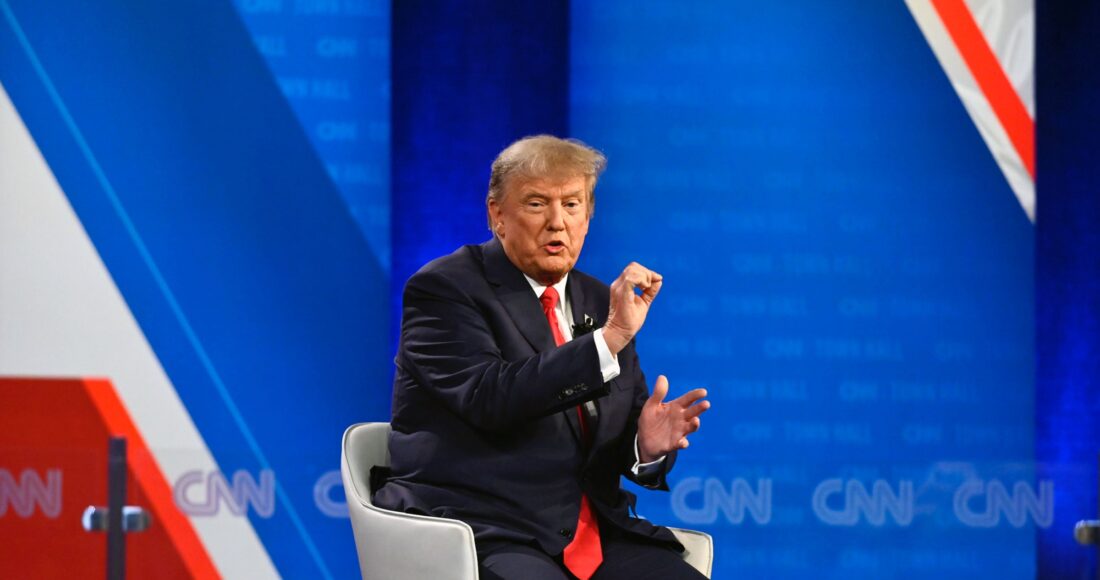 Cựu tổng thống Mỹ Donald Trump tại cuộc phỏng vấn với CNN ở thành phố Manchester, bang New Hampshire