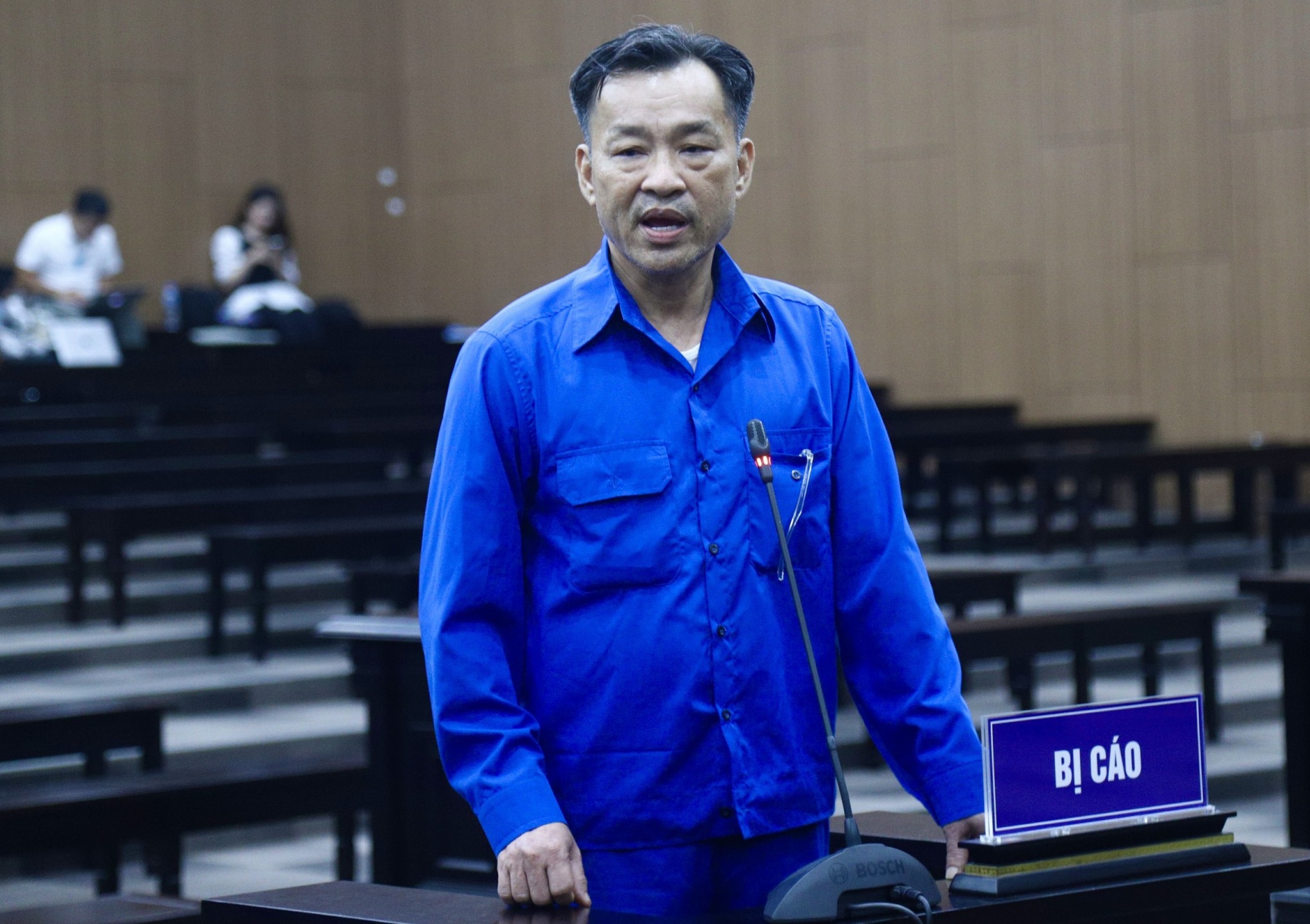Cựu CHủ tịch tỉnh Bình Thuận Nguyễn Ngọc Hai tại toà ngày 11/5. Ảnh: Danh Lam