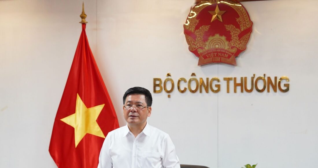 Bộ trưởng Công Thương Nguyễn Hồng Diên tại cuộc làm việc về kế hoạch cung cấp điện những tháng cao điểm nắng nóng hôm 13/5. Ảnh: Moit