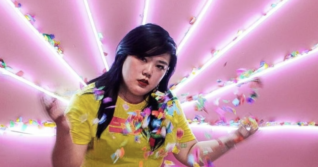 Nhiều phụ nữ chia sẻ cảm giác mệt mỏi khi phải mua đồ ngoại cỡ với giá cao. Ảnh minh họa: SCMP