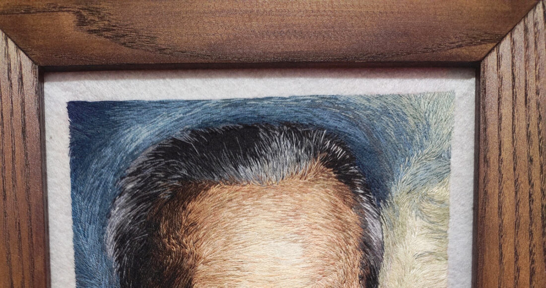 Bức tranh thêu Bác Hồ kích thước 20x30 cm, được Nguyễn Nhật Khiêm thực hiện trong hơn 20 ngày.