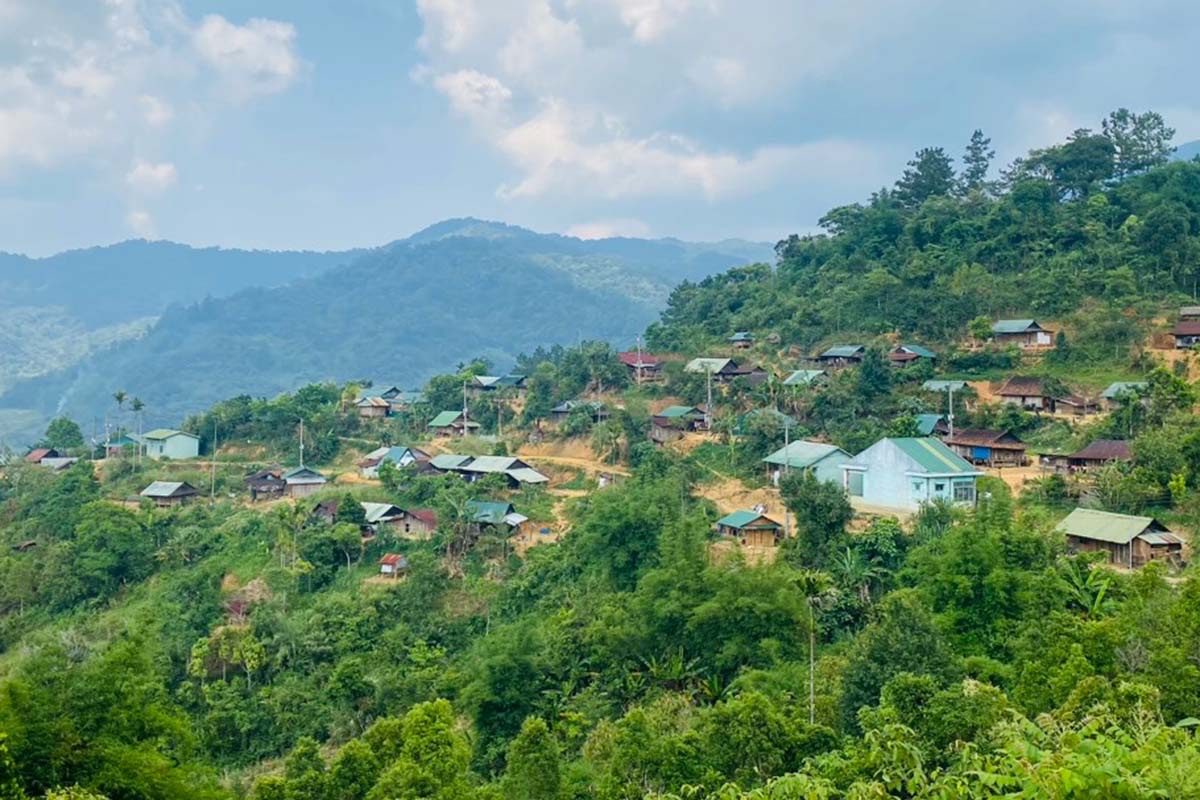 71 hộ dân thôn Đăk Bối được hỗ trợ 10 triệu đồng mỗi hộ tái định cư tại chỗ. Ảnh: Ngọc Oanh