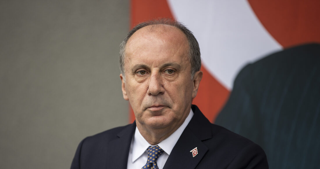 Ông Muharrem Ince trả lời báo giới tại thủ đô Ankara, Thổ Nhĩ Kỳ, ngày 8/2/2021. Ảnh: AFP