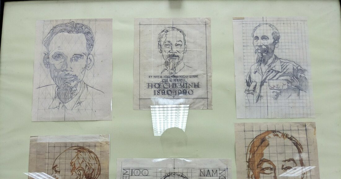 Bức phác thảo chân dung Chủ tịch Hồ Chí Minh của họa sĩ Bùi Trang Chước được gia đình trao tặng. Ảnh: Sơn Hà