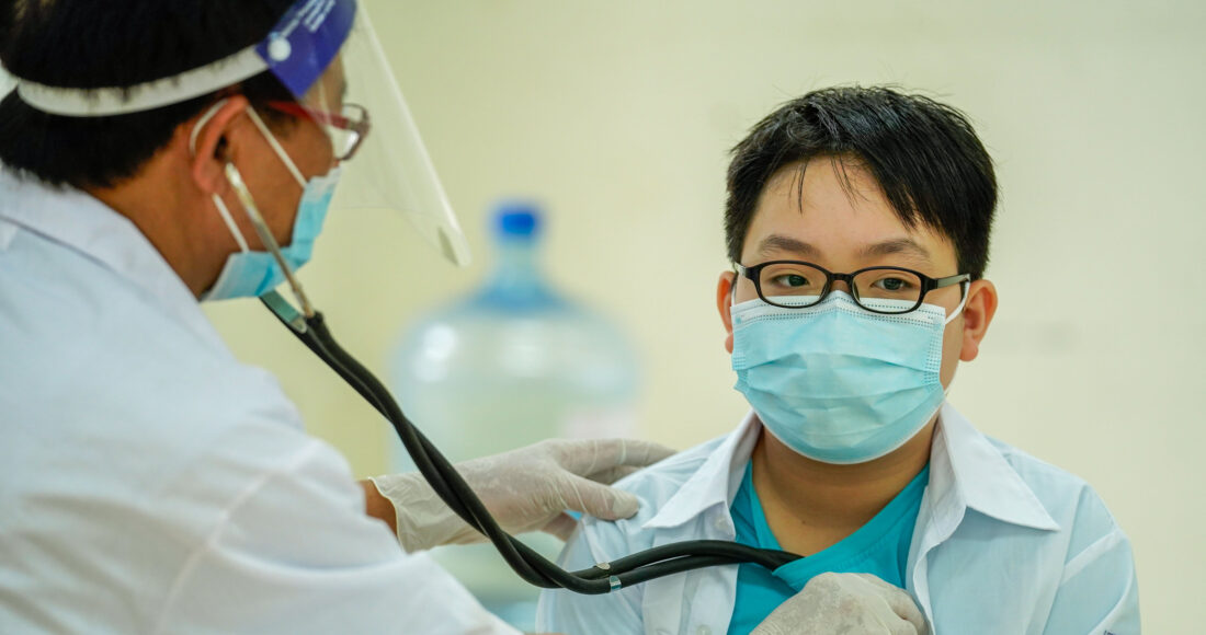 Hà Nội tiêm vaccine cho trẻ, tháng 4/2022. Ảnh: Phạm Chiểu