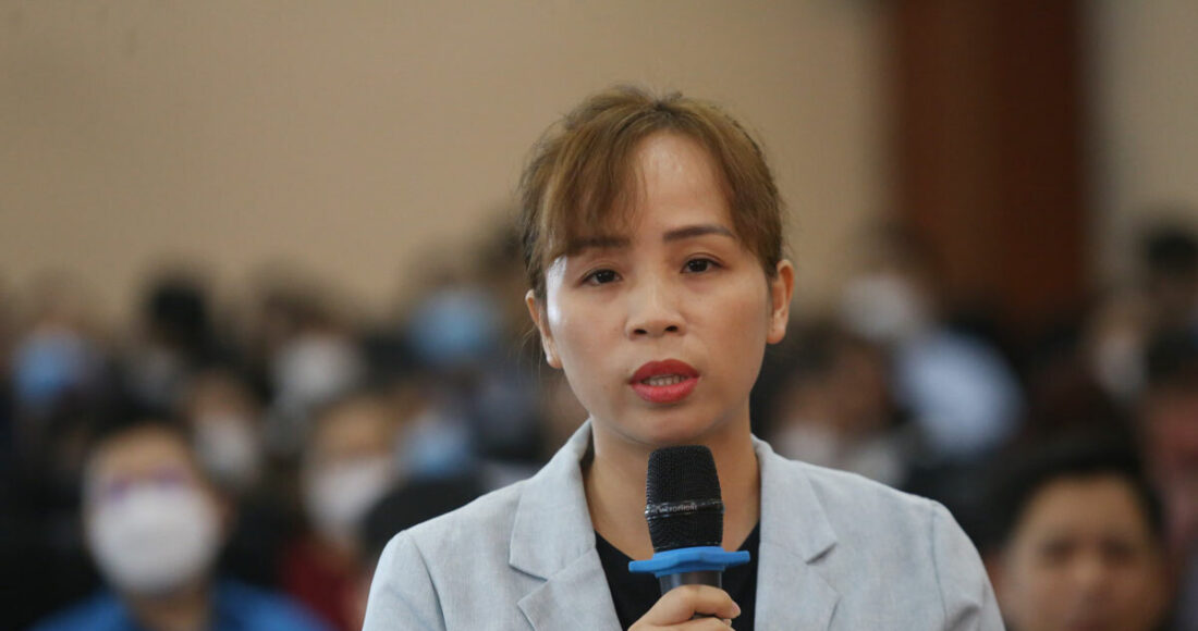 Bà Nguyễn Thị Thúy, Chủ tịch công đoàn Công ty TNHH GU Vina từng hai lần bị tín dụng đen khủng bố điện thoại liên quan đến công nhân vay nợ. Ảnh: Gia Chính