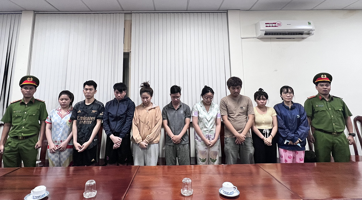 Hải và những người liên quan. Ảnh: Nhật Vy