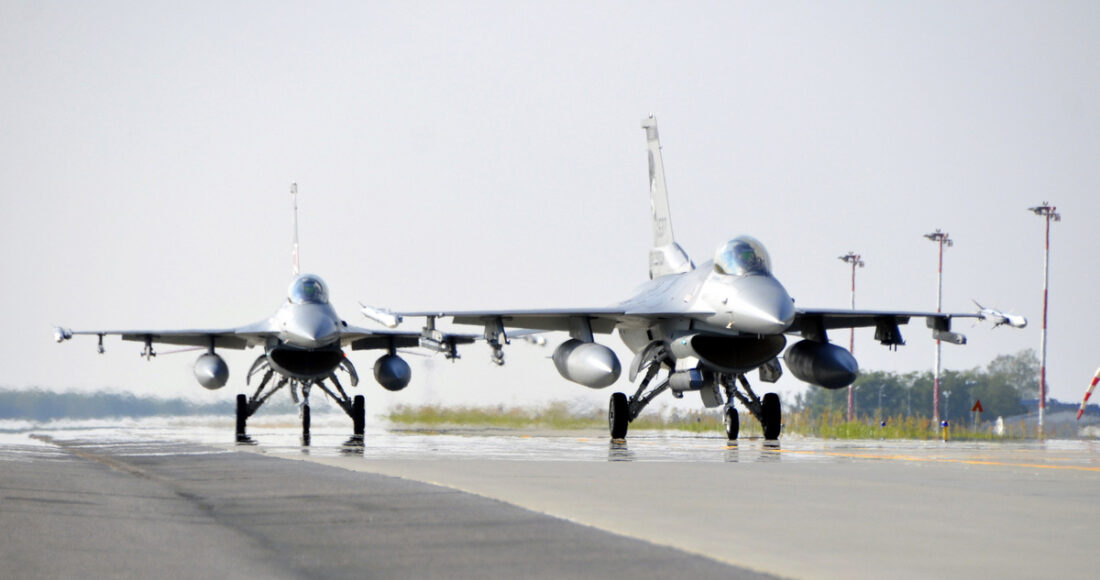 Tiêm kích F-16 Mỹ triển khai đến Ba Lan hồi năm 2016. Ảnh: USAF