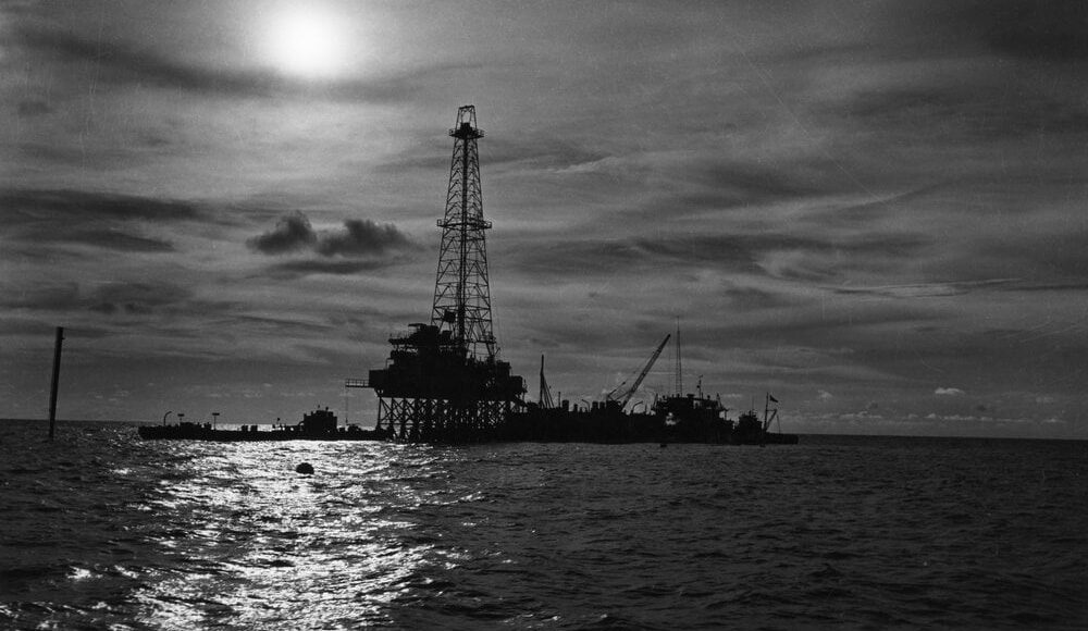 Một giếng khai thác ở vịnh Mexico, ngoài khơi bờ biển bang Louisiana. Ảnh: Louisiana Bettmann