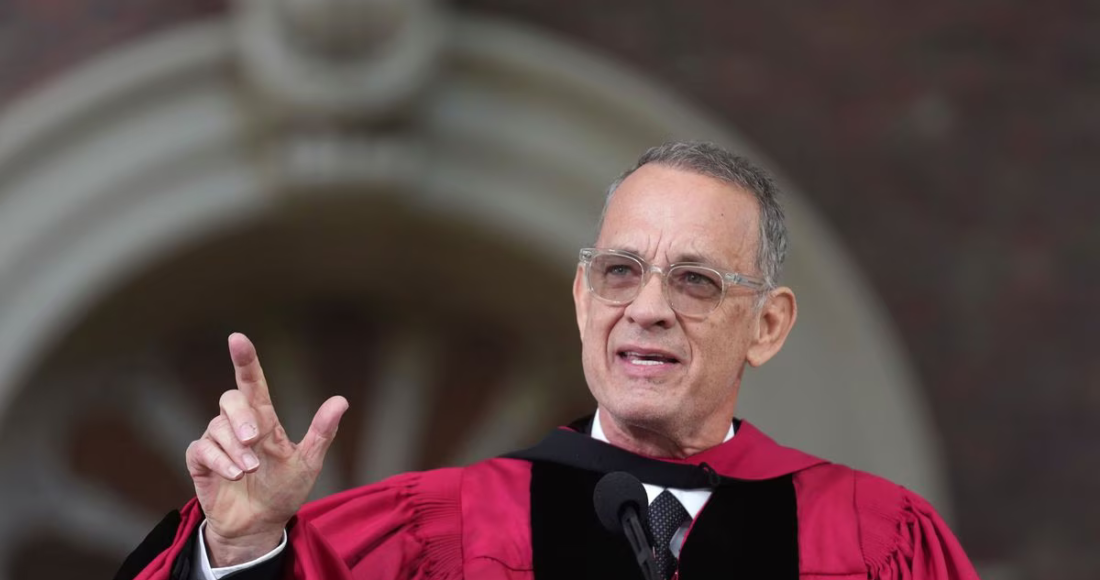 Hanks tại Nhà hát Ba Trăm Năm hôm 25/5. Ảnh: Reuters