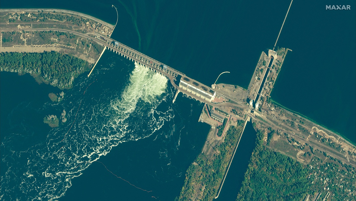 Hình ảnh vệ tinh đập Nova Kakhovka trên sông Dnieper, gần thành phố Nova Kakhovka, tỉnh Kherson, miền nam Ukraine tháng 10/2022. Ảnh: Maxar