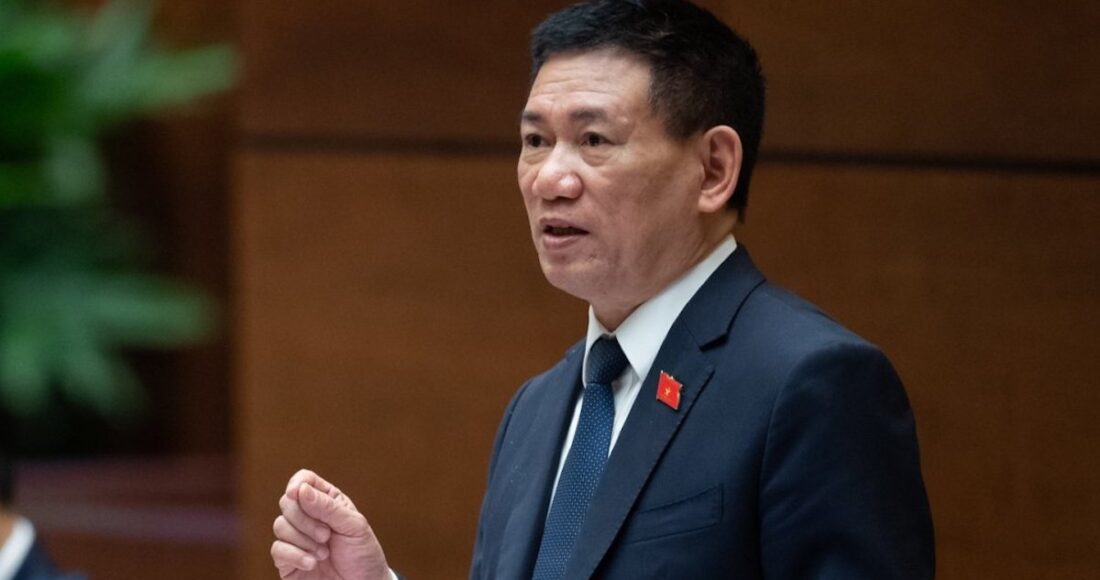 Bộ trưởng Tài chính Hồ Đức Phớc giải trình tại phiên thảo luật Luật Giá (sửa đổi), chiều 23/5. Ảnh: Hoàng Phong