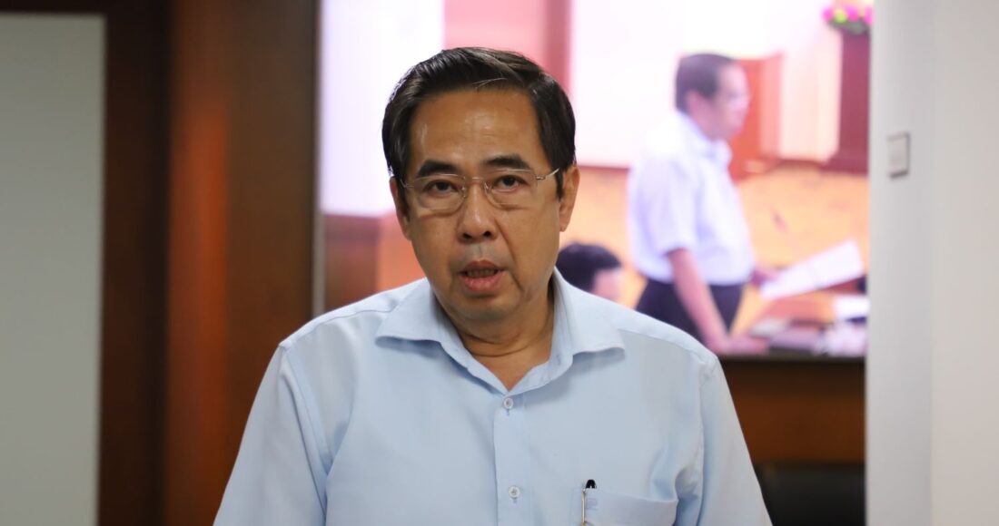 Ông Nguyễn Văn Lâm trả lời tại buổi họp báo, chiều 18/5. Ảnh: Lê Tuyết