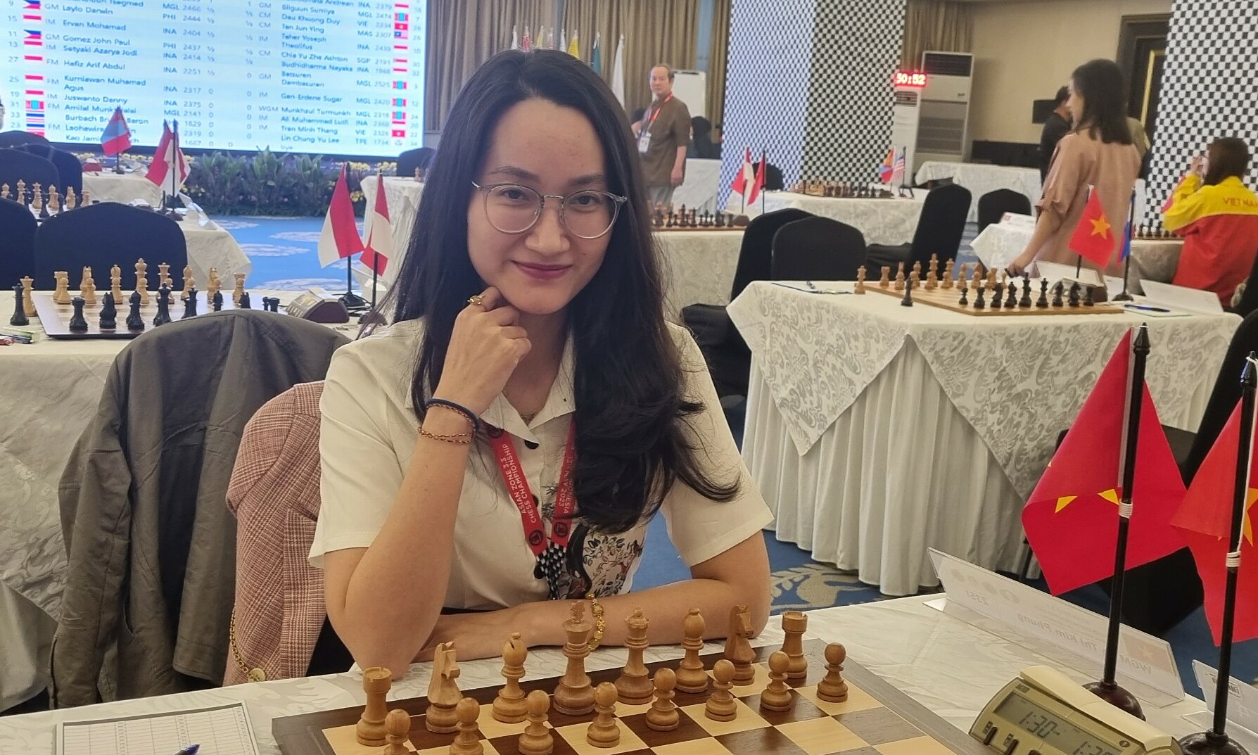 Kỳ thủ Võ Thị Kim Phụng trước ván cuối gặp Sihite chiều 12/5 tại Jakarta, Indonesia, ở giải Đông Á (3.3). Ảnh: Minh Thắng