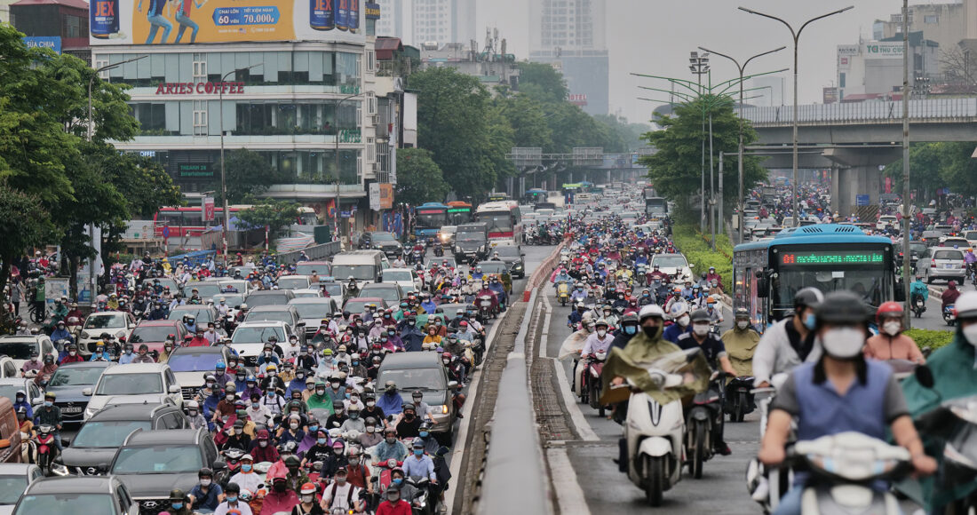 Hà Nội ùn tắc giờ tan tầm. Ảnh: Ngọc Thành