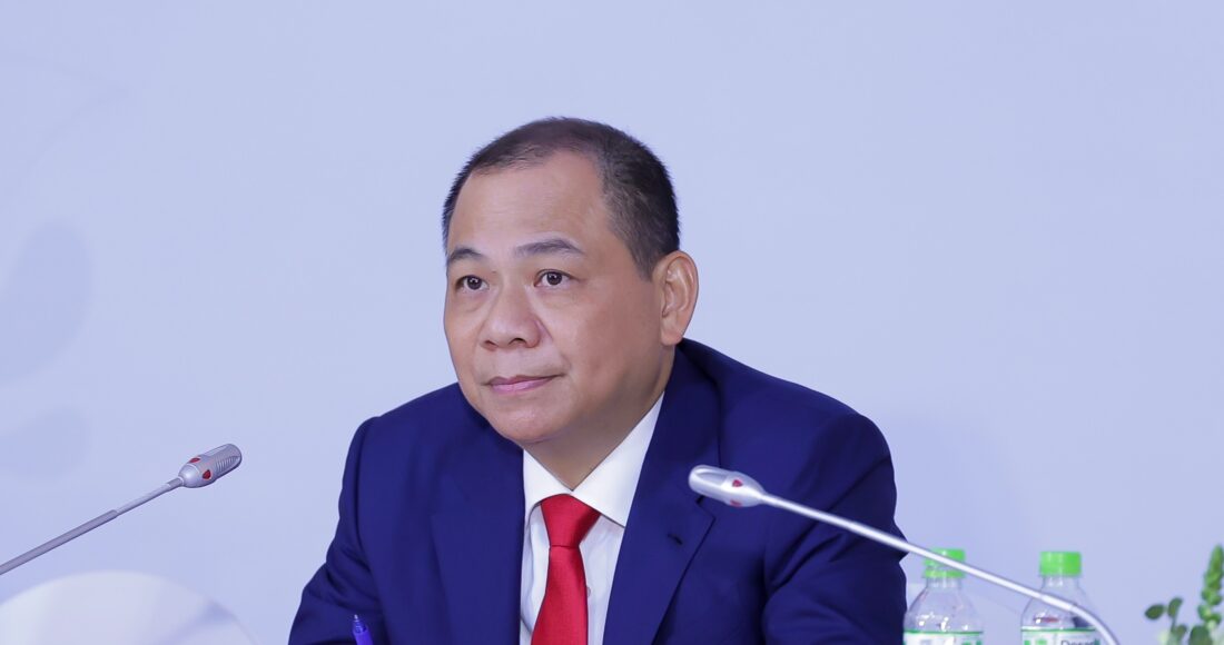 Ông Phạm Nhật Vượng, Chủ tịch Hội đồng quản trị Vingroup, tại phiên họp thường niên 2023, tổ chức sáng 17/5 tại Hà Nội. Ảnh: Vingroup