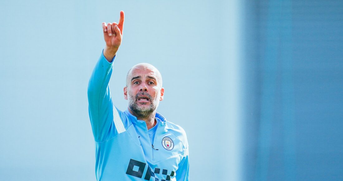 Guardiola trên sân tập Man City ngày 23/5. Ảnh: mancity.com