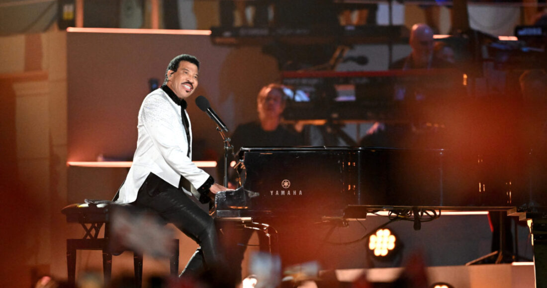 Richie biểu diễn tại Lâu đài Windsor hôm 7/5. Ảnh: PBS