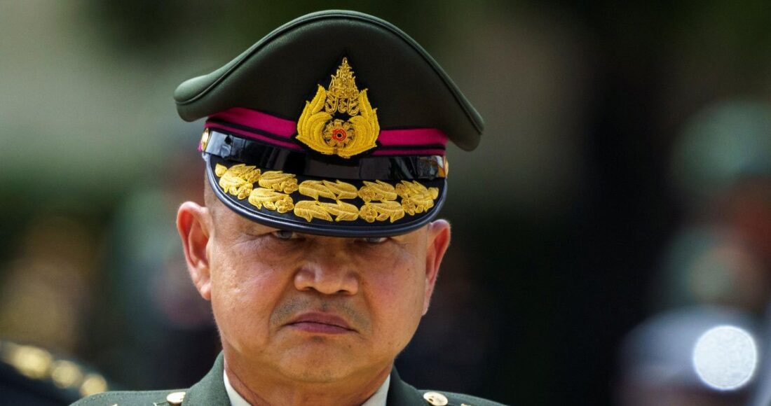 Tướng Narongpan Jitkaewthae tại tổng hành dinh lục quân Thái Lan ở Bangkok hồi tháng 9/2020. Ảnh: Reuters