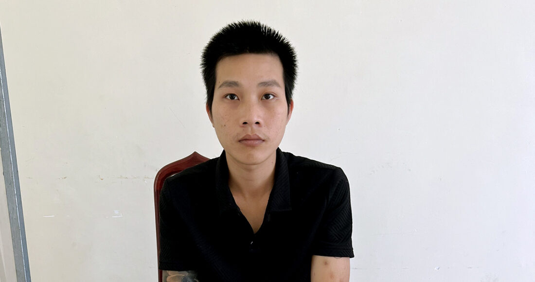 Nghi can Vĩnh tại cơ quan điều tra. Ảnh: Hùng Lê