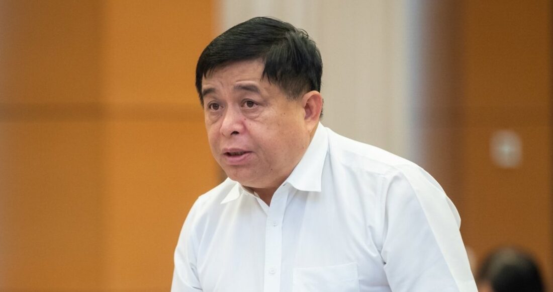 Bộ trưởng Kế hoạch & Đầu tư Nguyễn Chí Dũng phát biểu tại phiên họp Uỷ ban Thường vụ Quốc hội chiều 12/5. Ảnh: Hoàng Phong