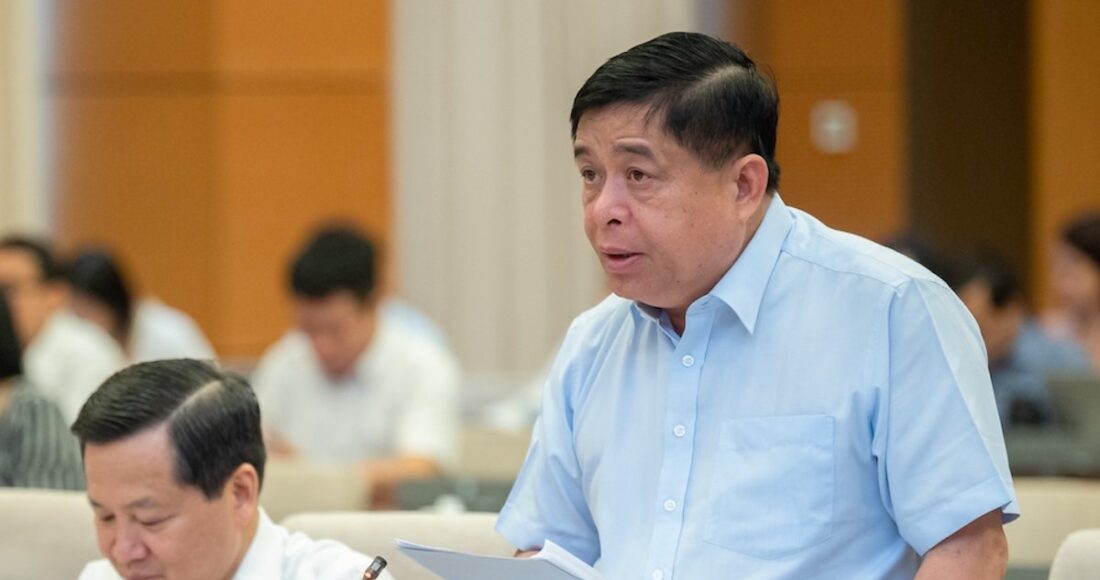 Bộ trưởng Kế hoạch & Đầu tư Nguyễn Chí Dũng phát biểu tại phiên thảo luận kinh tế xã hội, ngày 9/5. Ảnh: Hoàng Phong