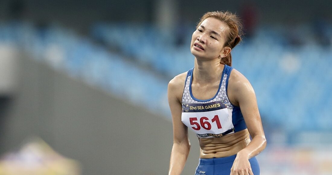 Nguyễn Thị Oanh không có thời gian nghỉ giữa hai nội dung. Ảnh: Hiếu Lương