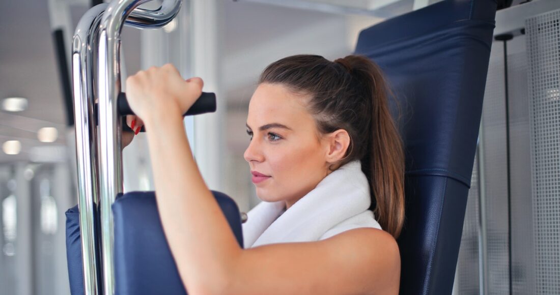 Tự tin, độc lập, có sở thích riêng là những đặc điểm khiến phụ nữ trở nên hấp dẫn hơn. Ảnh minh họa: Pexels