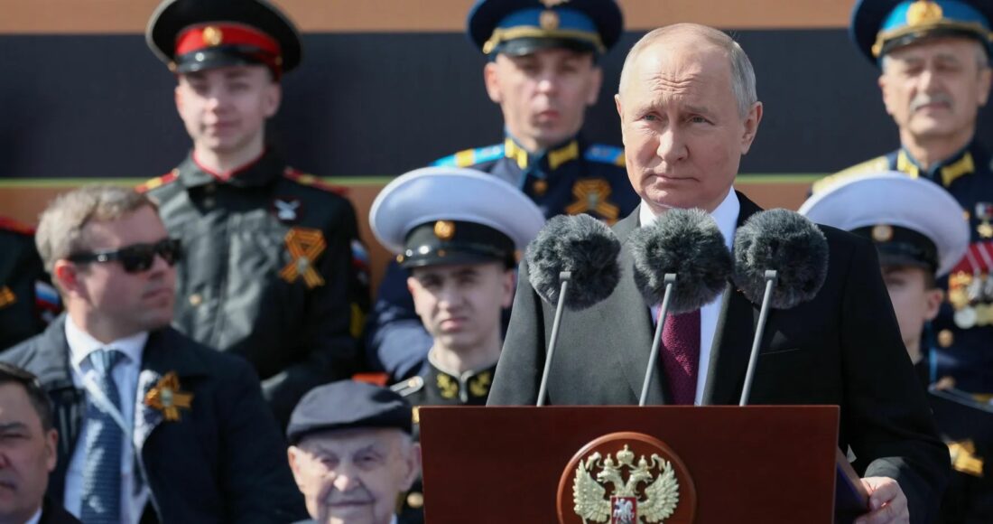 Tổng thống Nga Vladimir Putin phát biểu tại lễ duyệt binh Ngày Chiến tháng ở Quảng trường Đỏ, thủ đô Moskva ngày 9/5. Ảnh: AFP