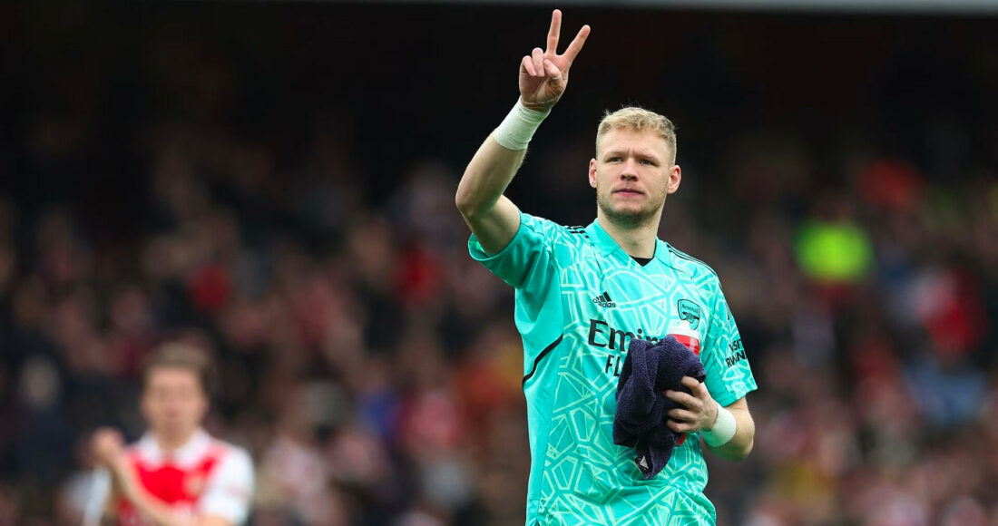 Thủ môn Ramsdale sau trận Arsenal thắng Leeds ngày 1/4/2023 ở Ngoại hạng Anh trên sân Emirates, thành phố London. Ảnh: Reuters