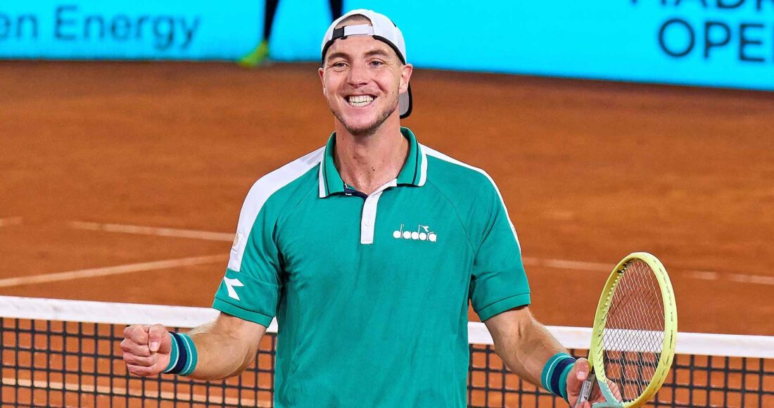Struff mừng chiến thắng trước Tsitsipas hôm 4/5. Ảnh: ATP