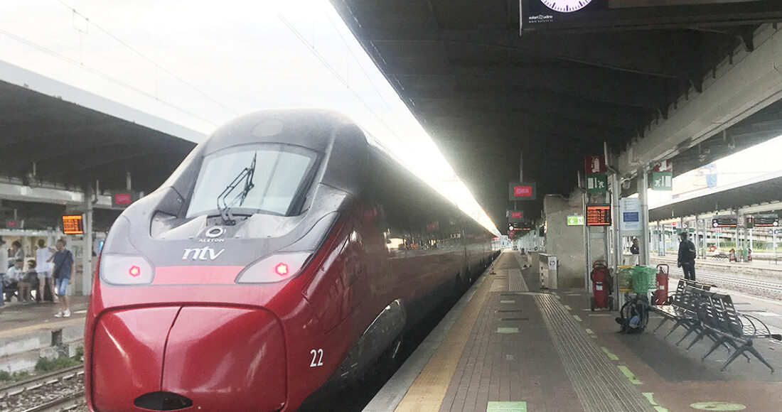 Tàu khách tốc độ khoảng 200km/h tại châu Âu. Ảnh: Anh Duy