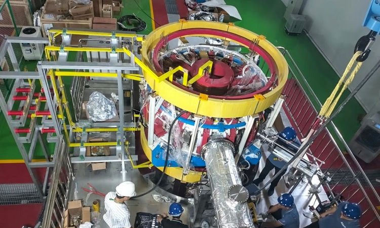 Thiết bị tokamak do Trung Quốc tặng Thái Lan. Ảnh: SCMP