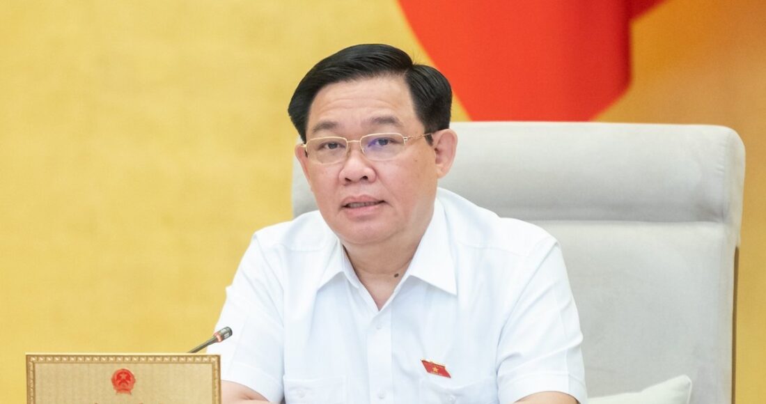 Chủ tịch Quốc hội Vương Đình Huệ phát biểu tại phiên họp Uỷ ban Thường vụ Quốc hội sáng 13/5. Ảnh: Hoàng Phong