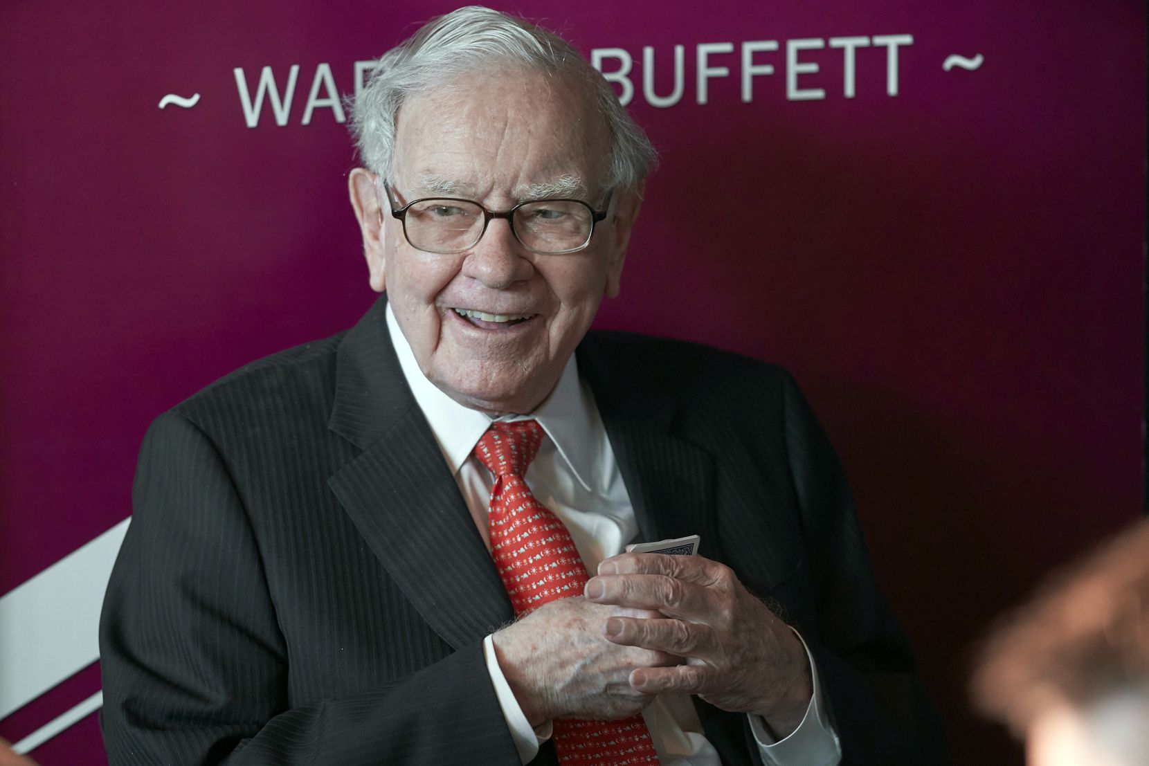Warren Buffett hiện là Chủ tịch kiêm CEO Berkshire Hathaway. Ảnh: AP