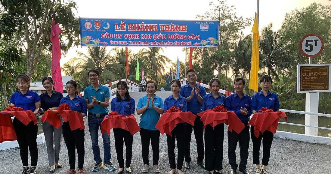 Khánh thành cầu Hy vọng 300. Ảnh: Vĩnh Nghi