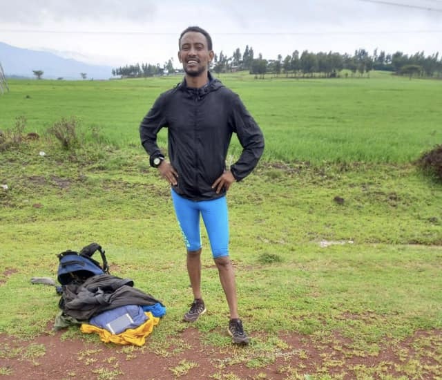 Getahun tranh thủ chạy bộ bất cứ khi nào có thời gian rảnh. Ảnh: Nhân vật cung cấp