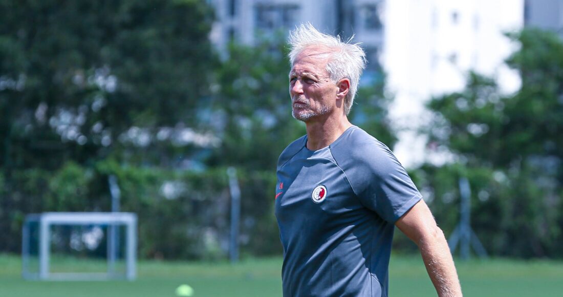 HLV Jorn Andersen dẫn dắt đội tuyển Hong Kong từ tháng 12/2021. Ảnh: HKFA