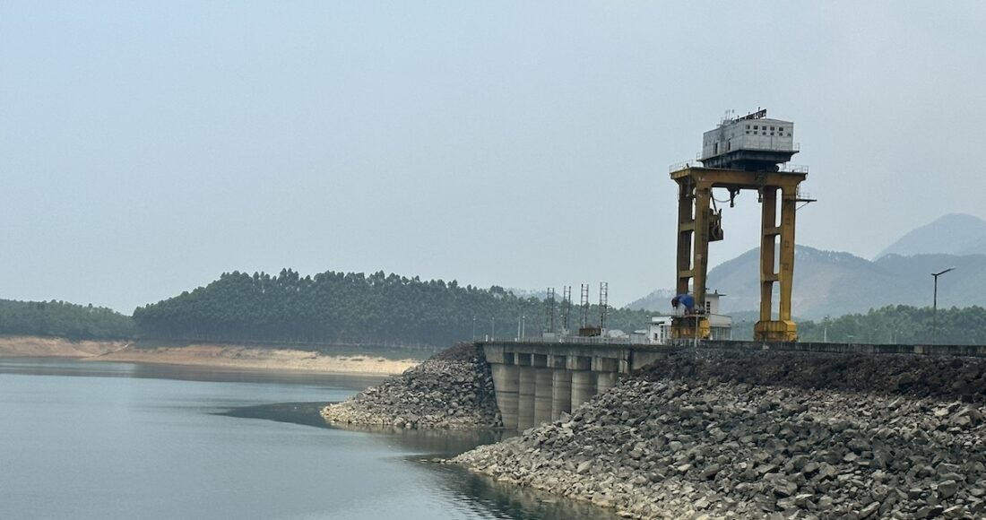 Nước ở hồ thủy điện Thác Bà giảm sâu, thấp hơn mực nước chết 0,5m, ngày 8/6. Ảnh: Anh Minh