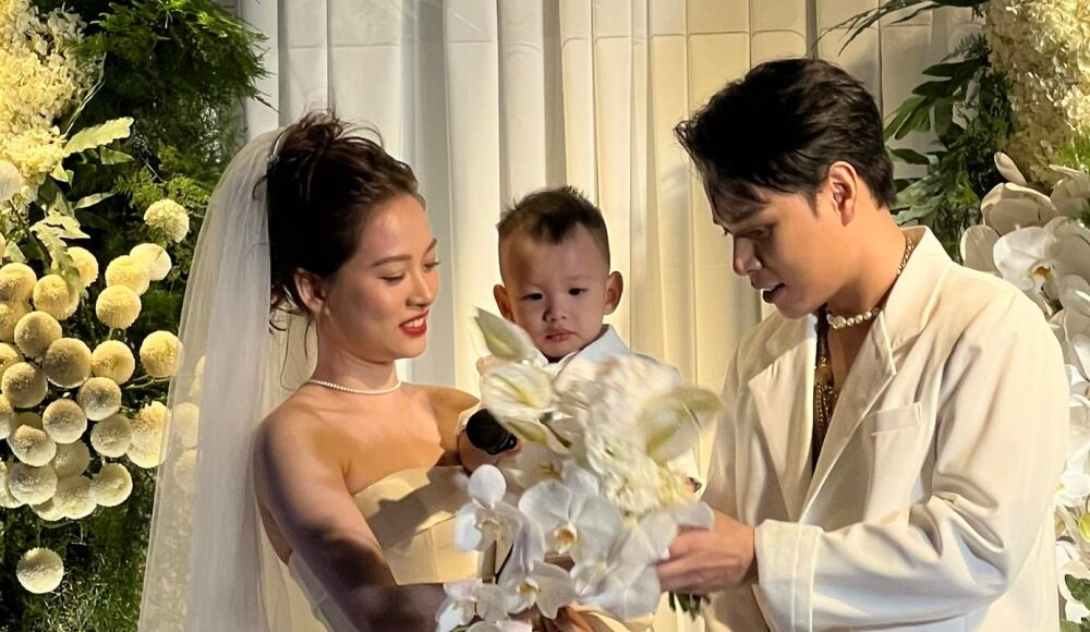 Gia đình Jaykii mặc đồng điệu ở tiệc cưới sau hai năm kết hôn. Ảnh: Nhân vật cung cấp