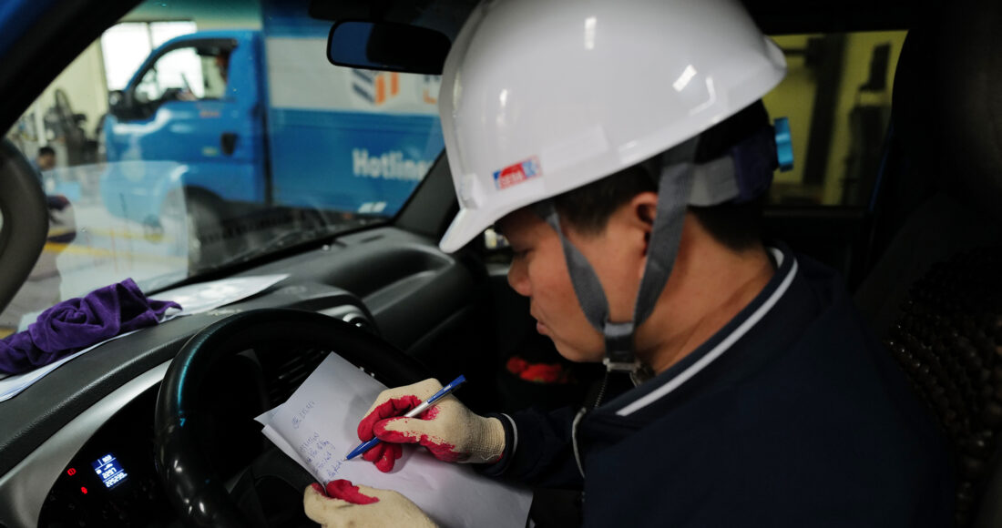 Đăng kiểm xe cơ giới tại Hà Nội. Ảnh: Ngọc Thành