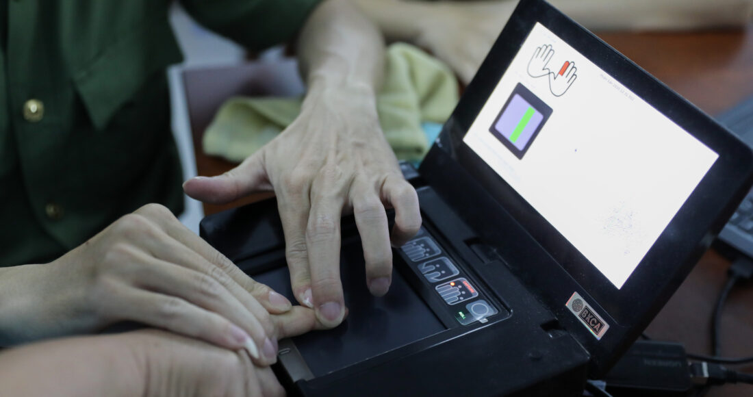 Người dân đến làm căn cước công dân gắn chip tại TP Thủ Đức, tháng 3/2021. Ảnh: Quỳnh Trần