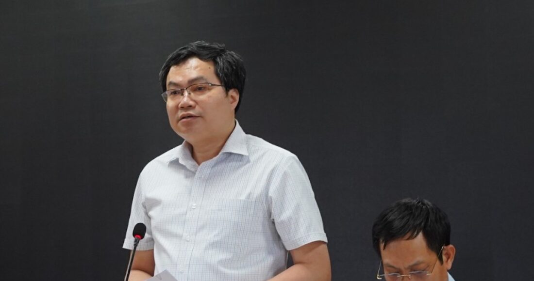 Ông Trần Việt Hòa, Cục trưởng Cục Điều tiết điện lực (Bộ Công Thương) trả lời tại cuộc họp ngày 7/6. Ảnh: Anh Minh