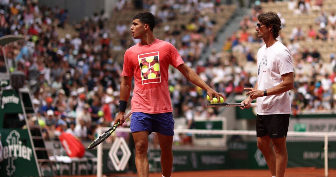 Ferrero (phải) và Alcaraz trong buổi tập tại Roland Garros hôm 7/6. Ảnh: ATP