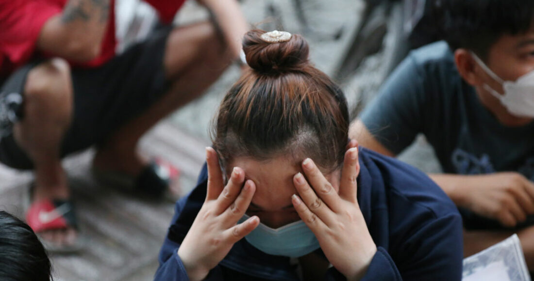 Người dân chờ rút BHXH một lần tại TP HCM, tháng 4/2023. Ảnh: Đình Văn