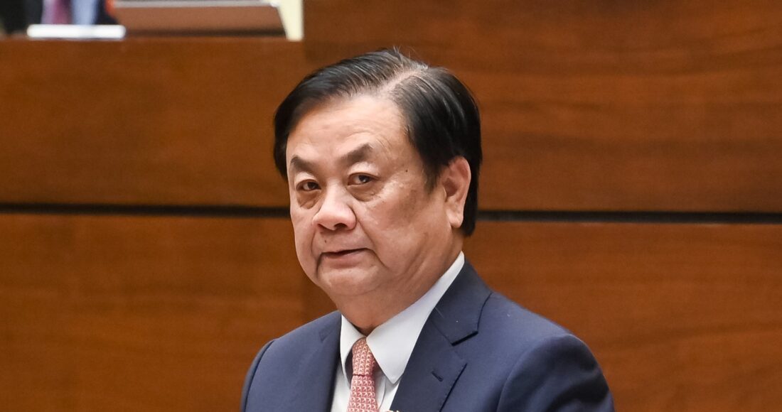 Bộ trưởng Lê Minh Hoan trả lời chất vấn Ủy ban Thường vụ Quốc hội, chiều 15/8. Ảnh: Media Quốc hội