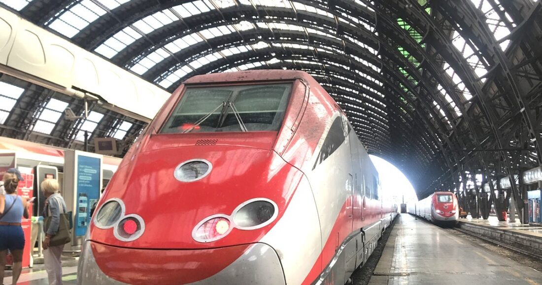 Tàu khách tốc độ cao ở châu Âu. Ảnh: Anh Duy