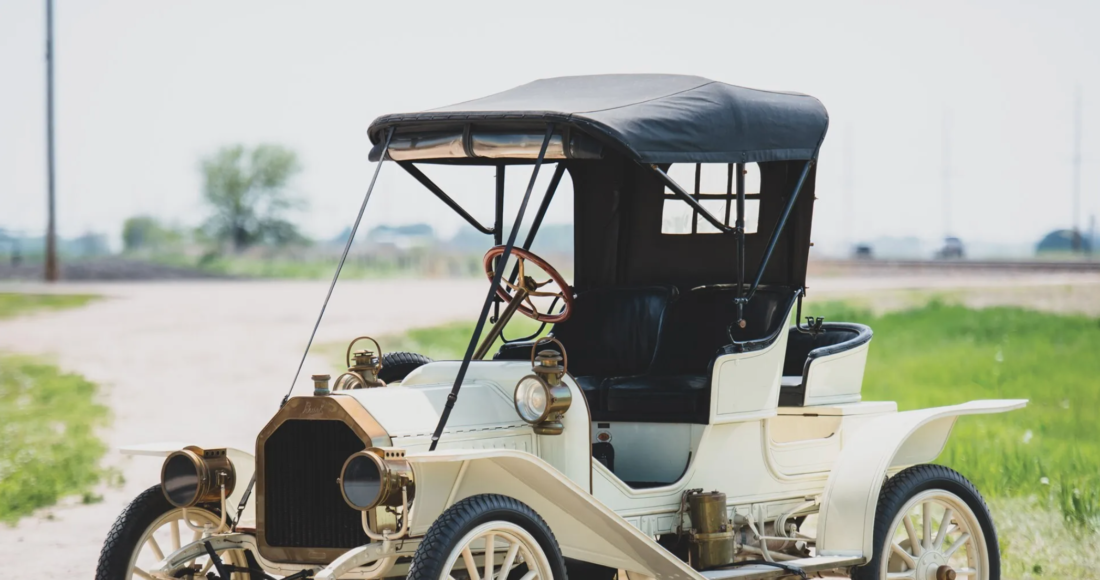 Một chiếc Buick Model 10 Runabout đời 1909, mẫu bán chạy nhất thời kỳ đó. Ảnh: RM Sothebys