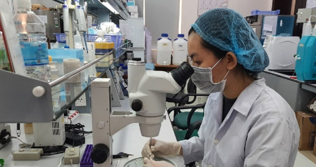 Nghiên cứu khoa học tại Đại học Quốc tế - Đại học Quốc gia TP HCM. Ảnh:Văn Tân