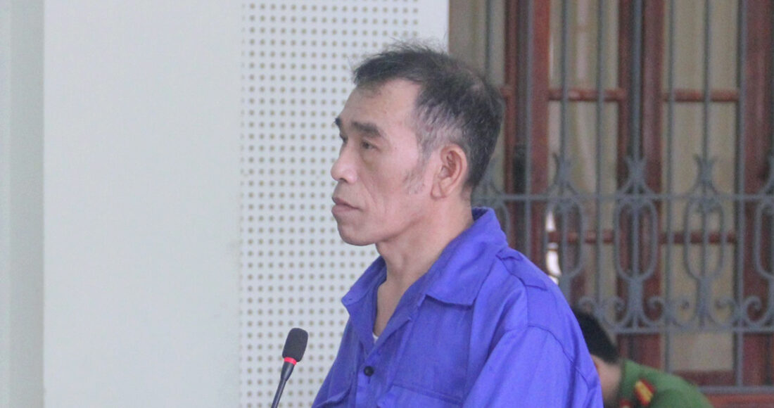 Bị cáo Nghĩa tại phiên xét xử hôm 21/7. Ảnh: Hùng Lê